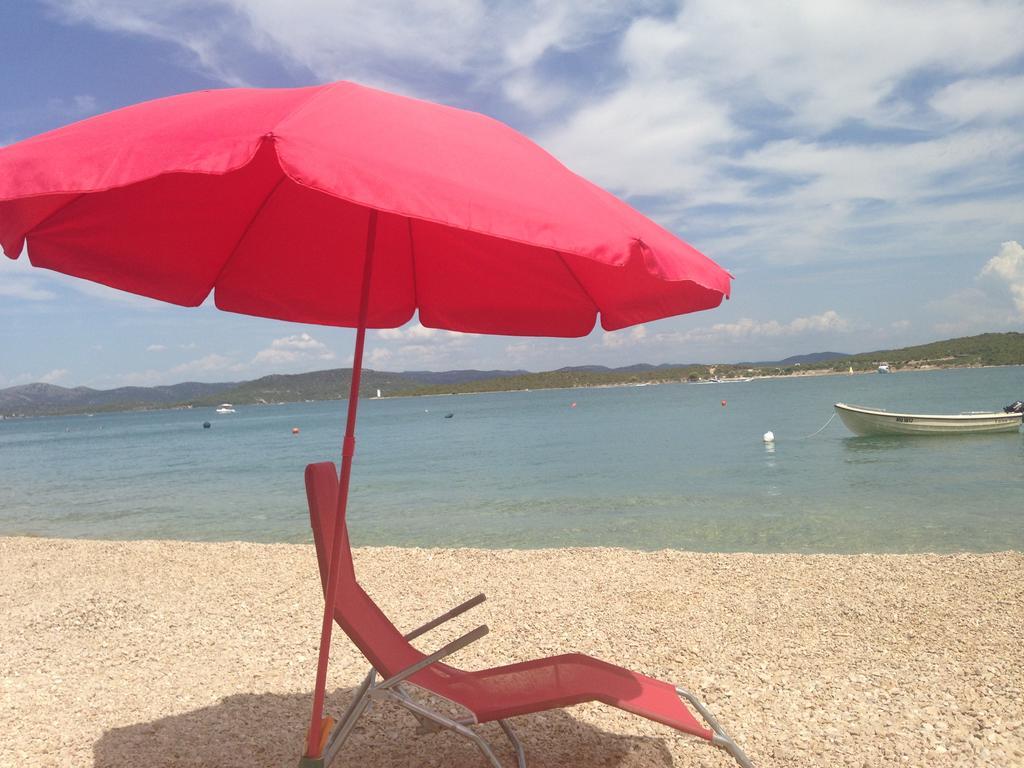 Apartment Puh Betina  Δωμάτιο φωτογραφία